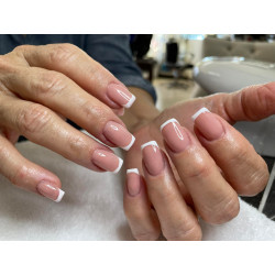 Manicure services - Sol y Luna
